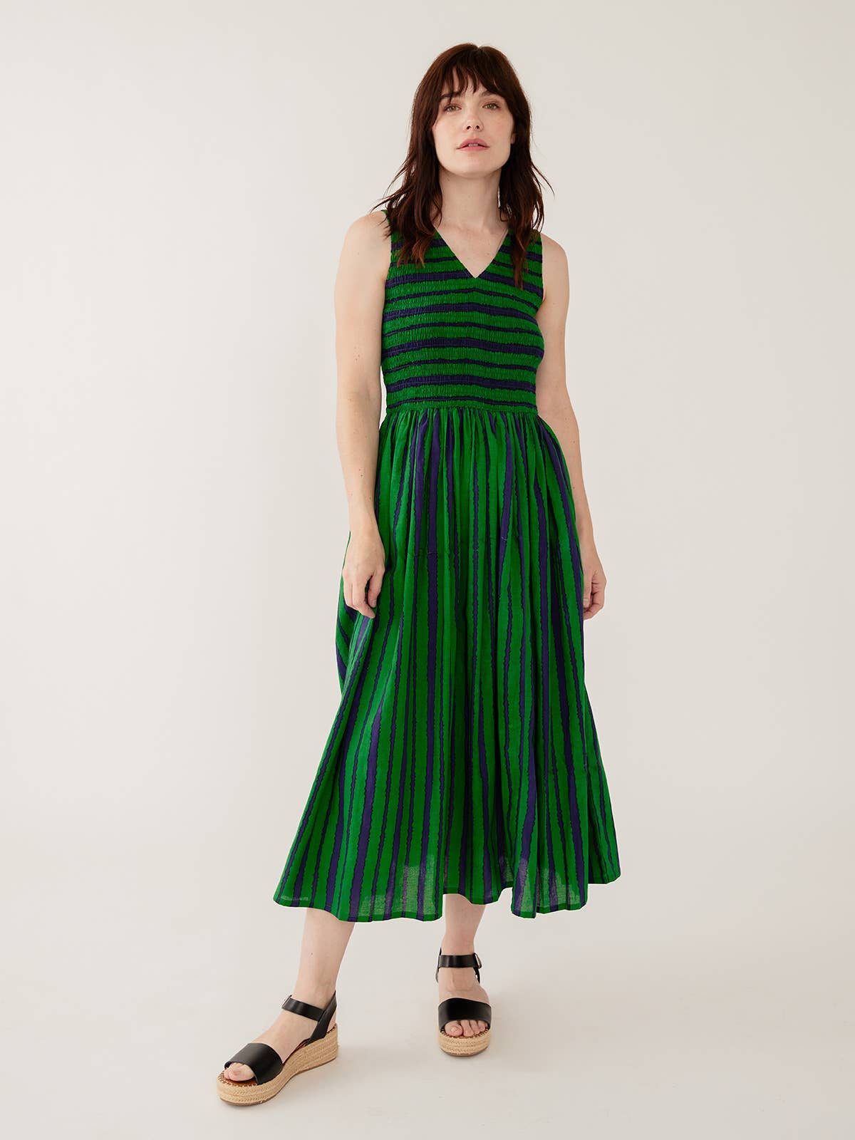 Lily V-Neck Sleeveless Dress Emerald