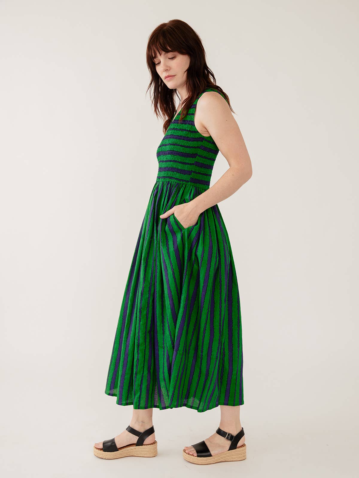 Lily V-Neck Sleeveless Dress Emerald
