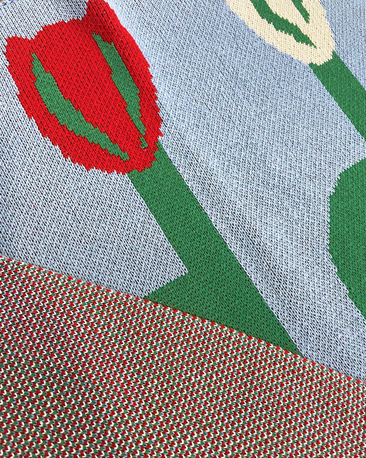 Wavy Tulips Mini Blanket