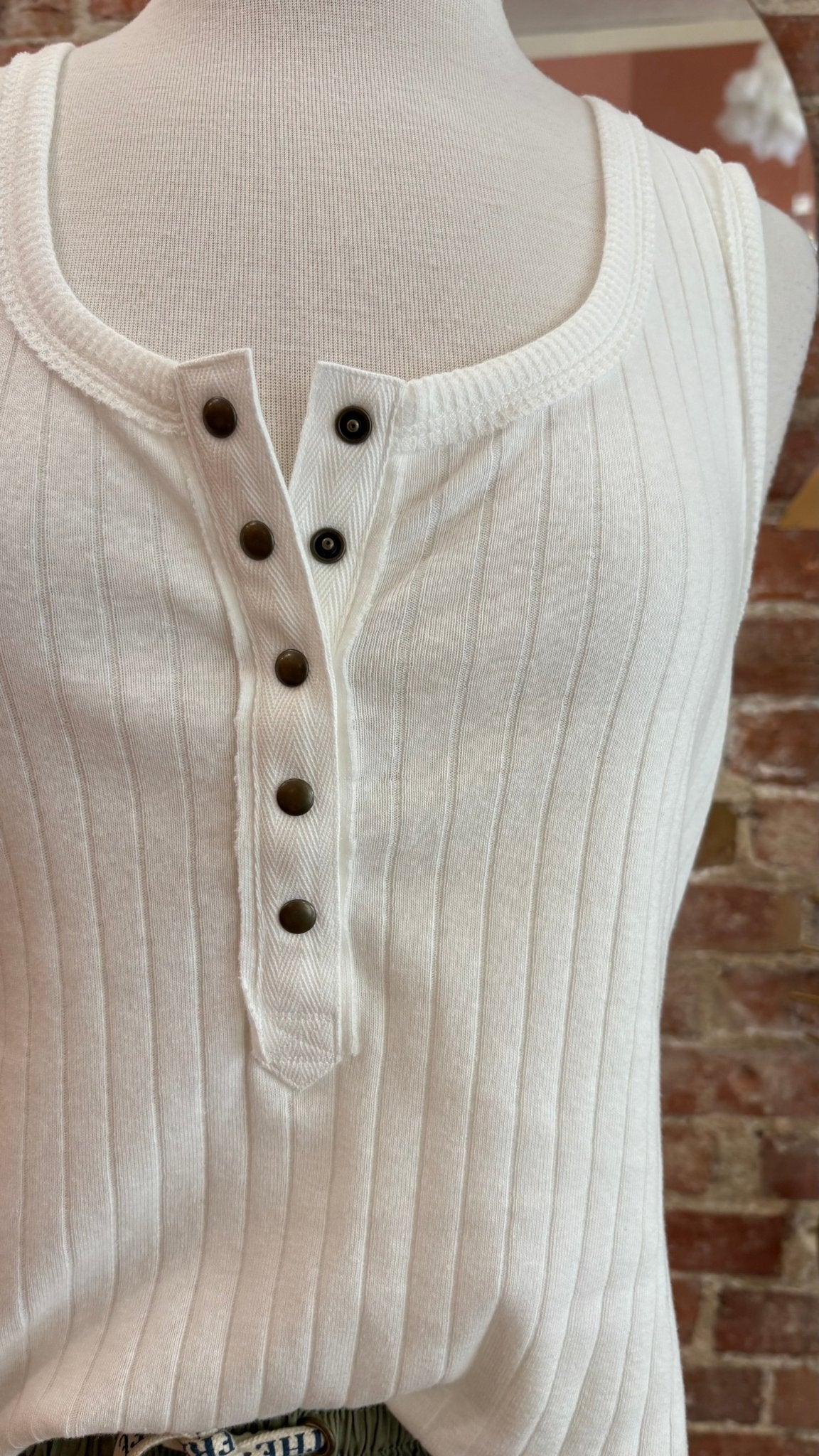 Bryson Henley in White - Tsuru