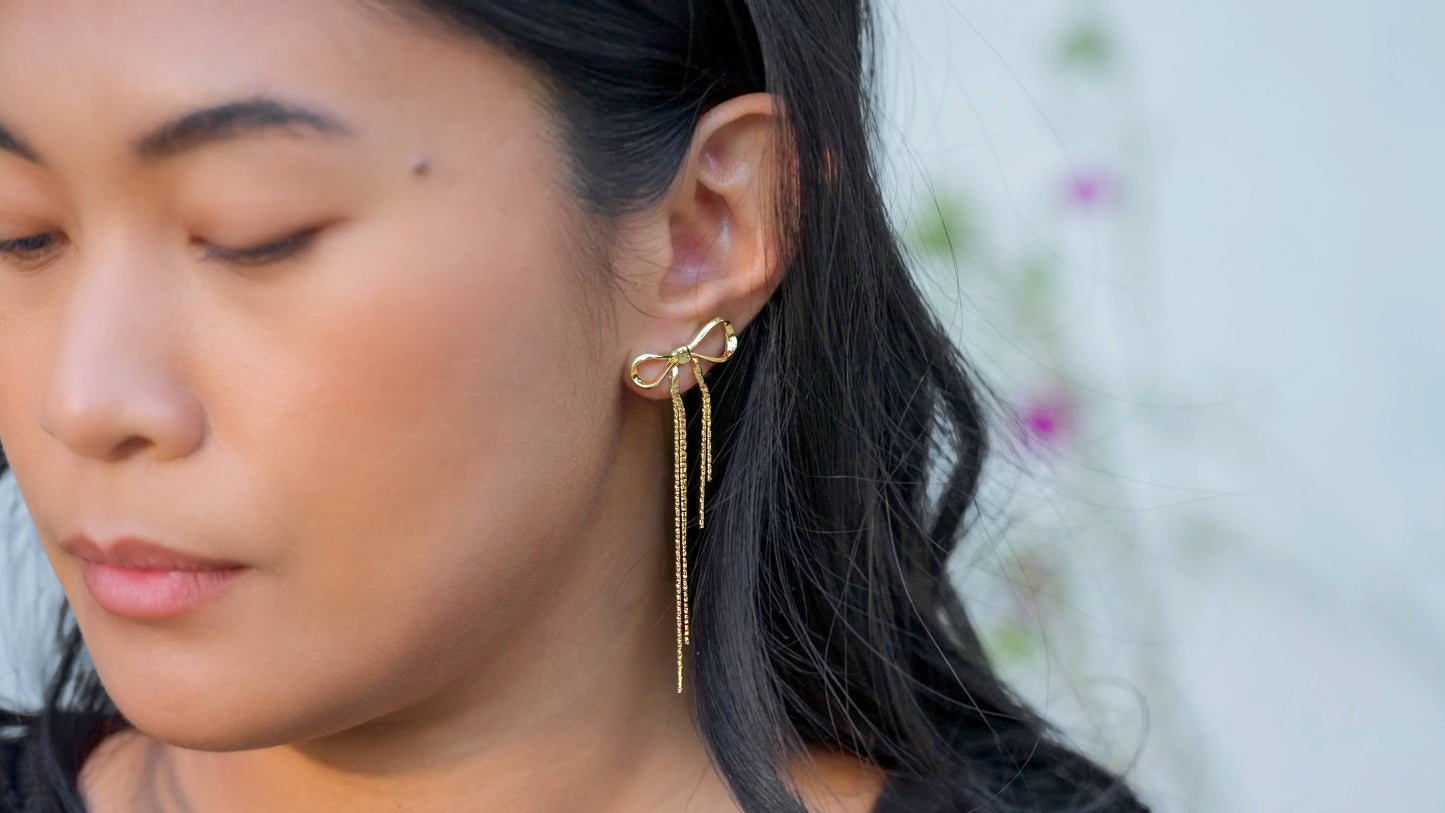 Disco Bow Studs: Stainless Steel