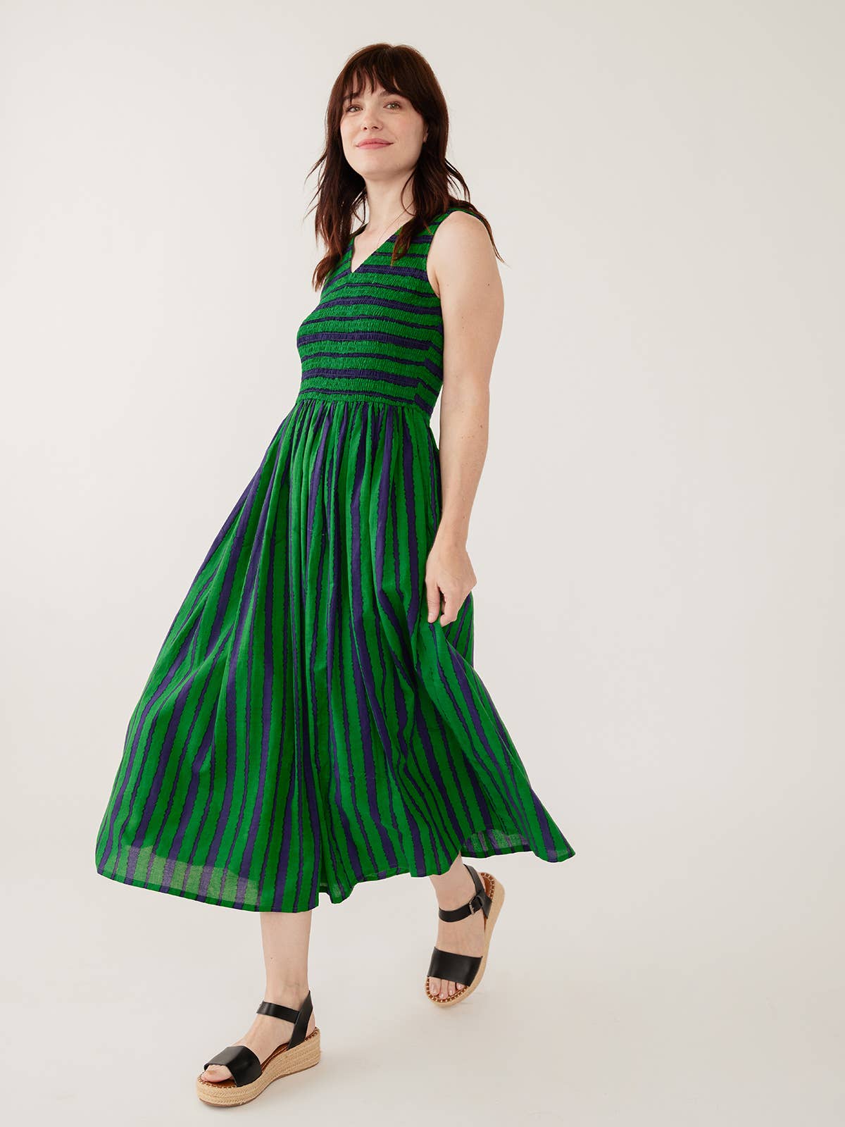 Lily V-Neck Sleeveless Dress Emerald