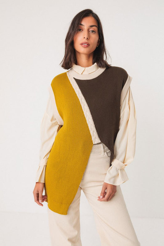 Nekea Sweater in Khaki