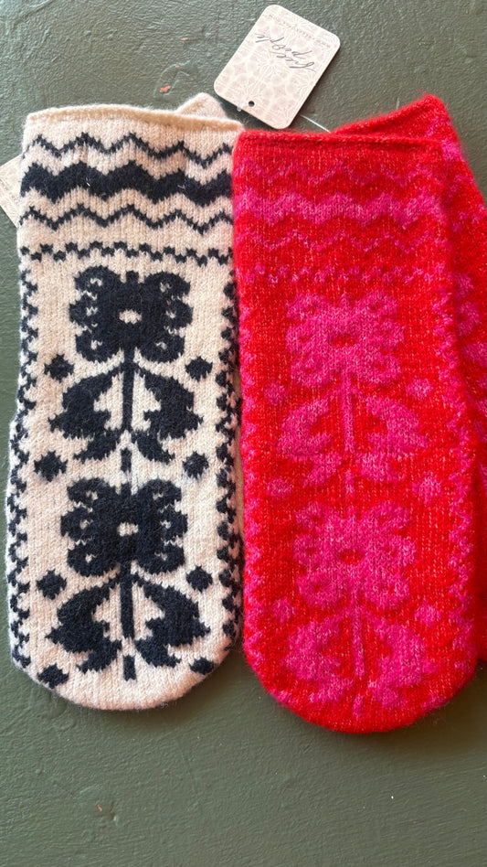 Folk Mitten