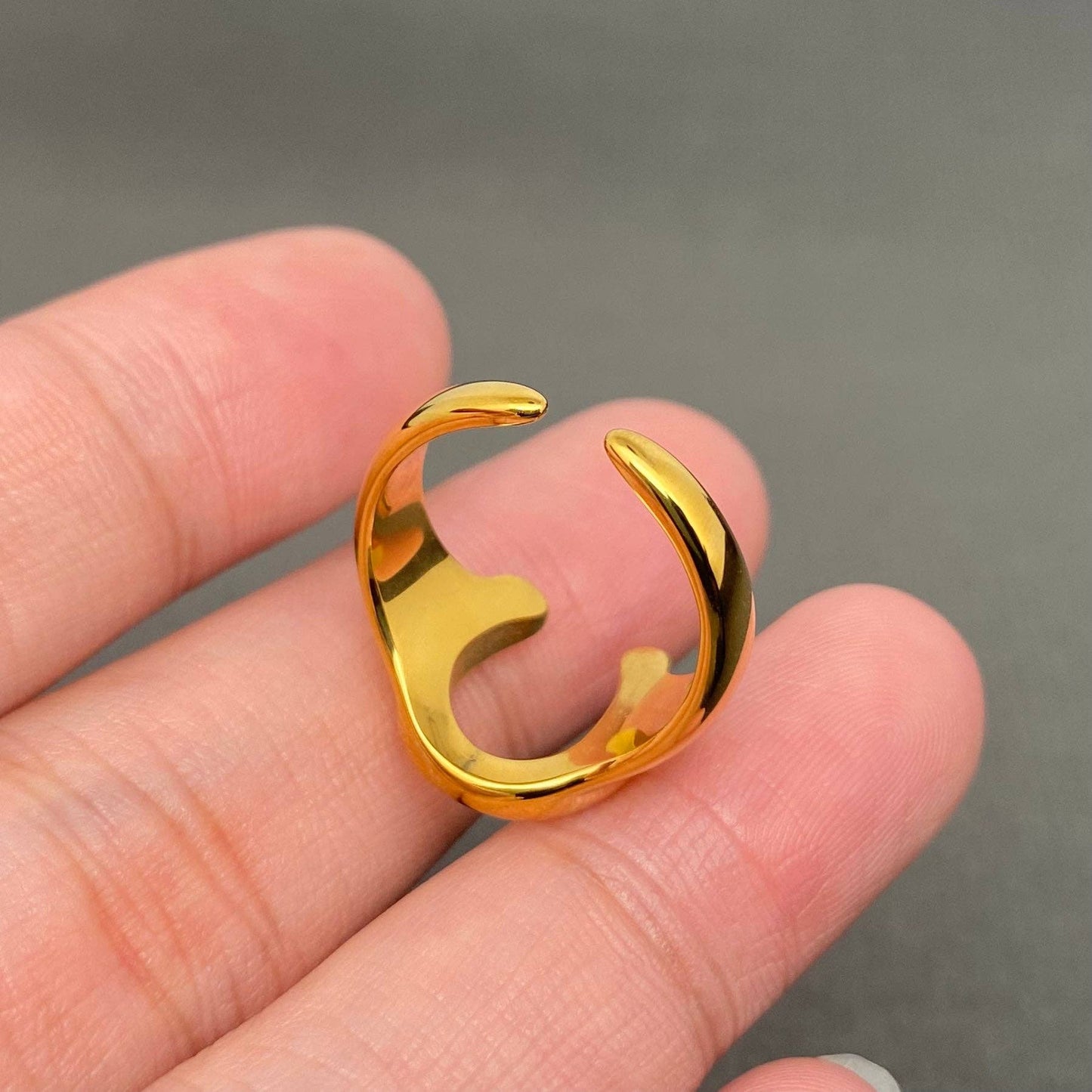 Zircon Inlaid Horseshoe 18K Gold Plated S.Steel Ring - FGS