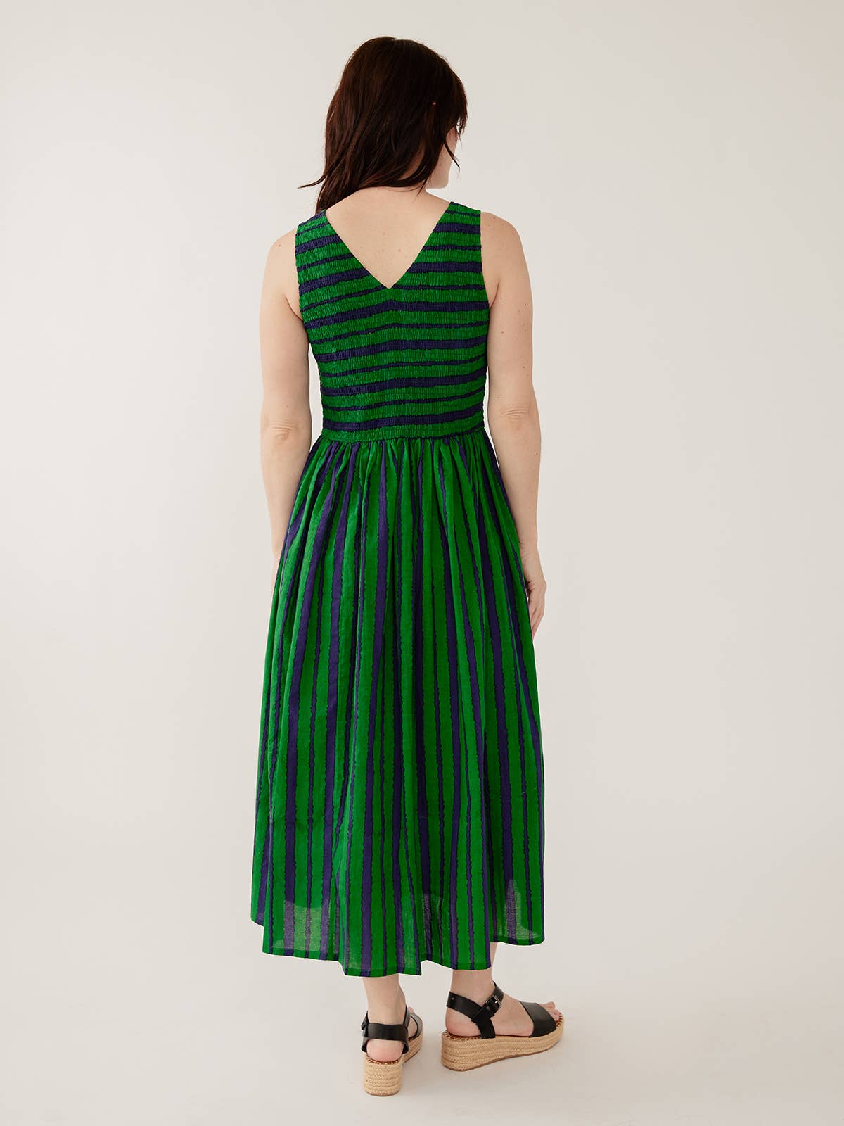 Lily V-Neck Sleeveless Dress Emerald