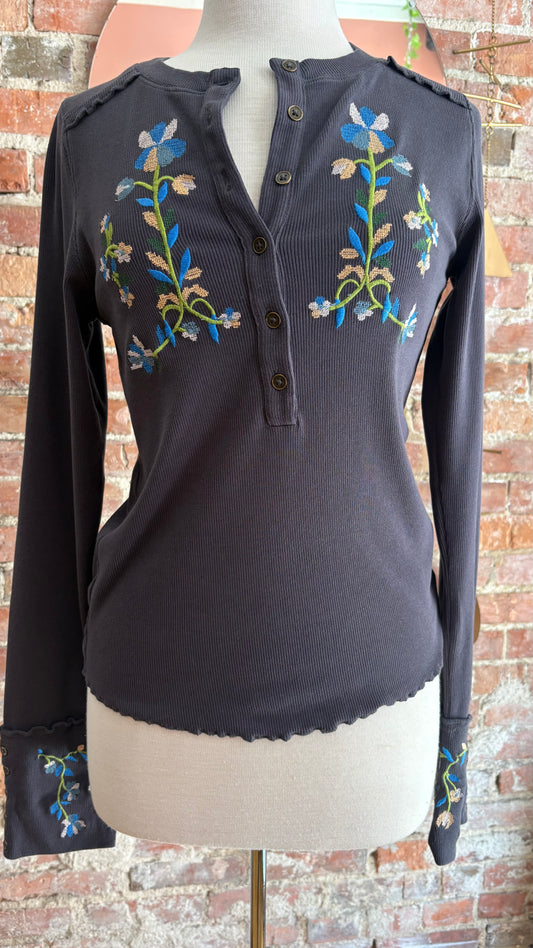 Fleur Embroidered Cuff Henley in Graphite Combo