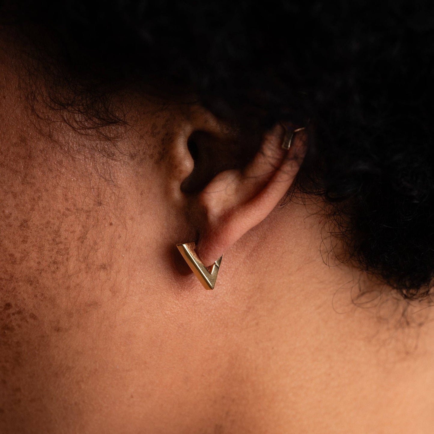 Triangle Huggie Hoops - 14k gold-plated brass