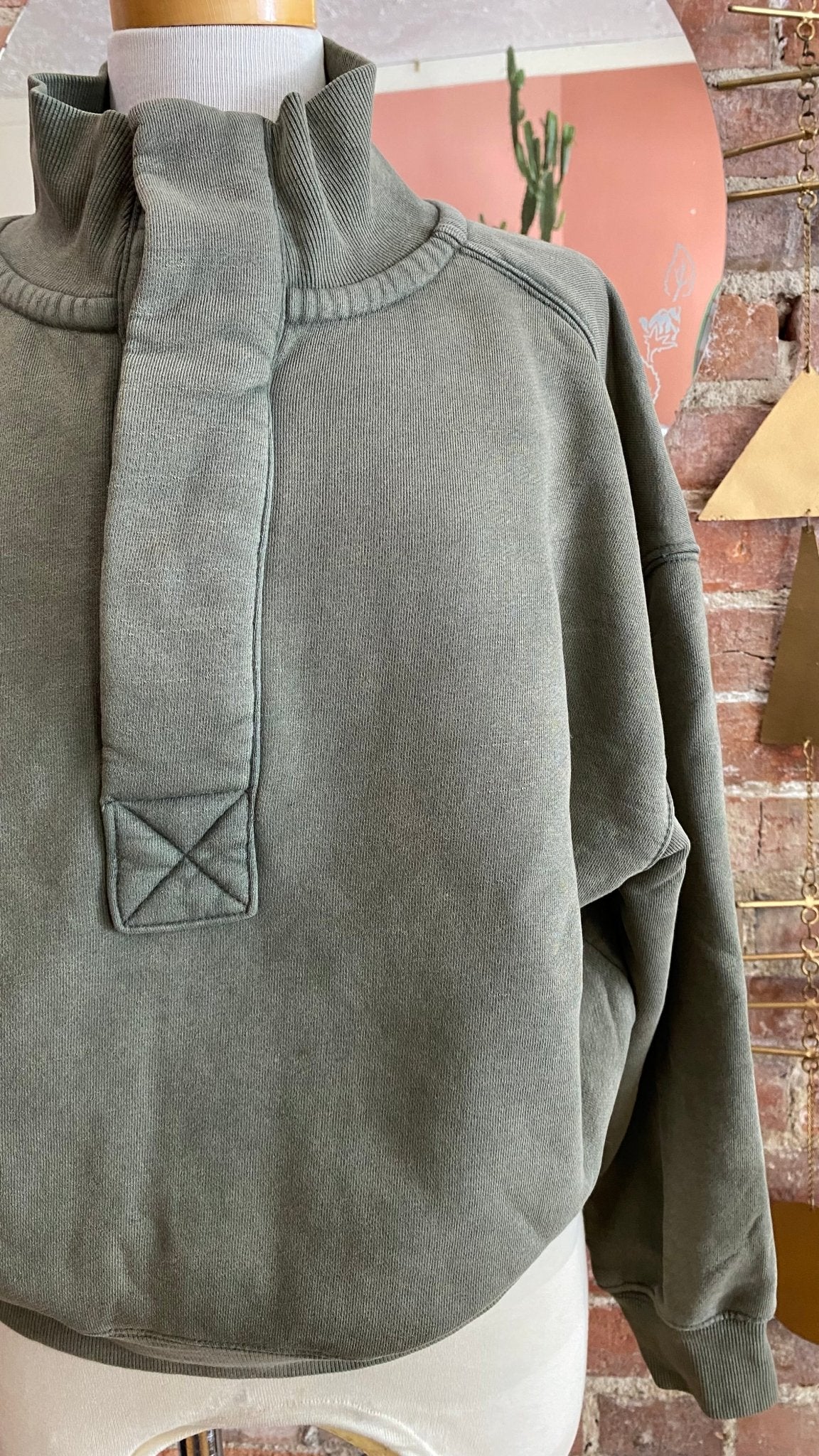 Timeless Pullover - Tsuru