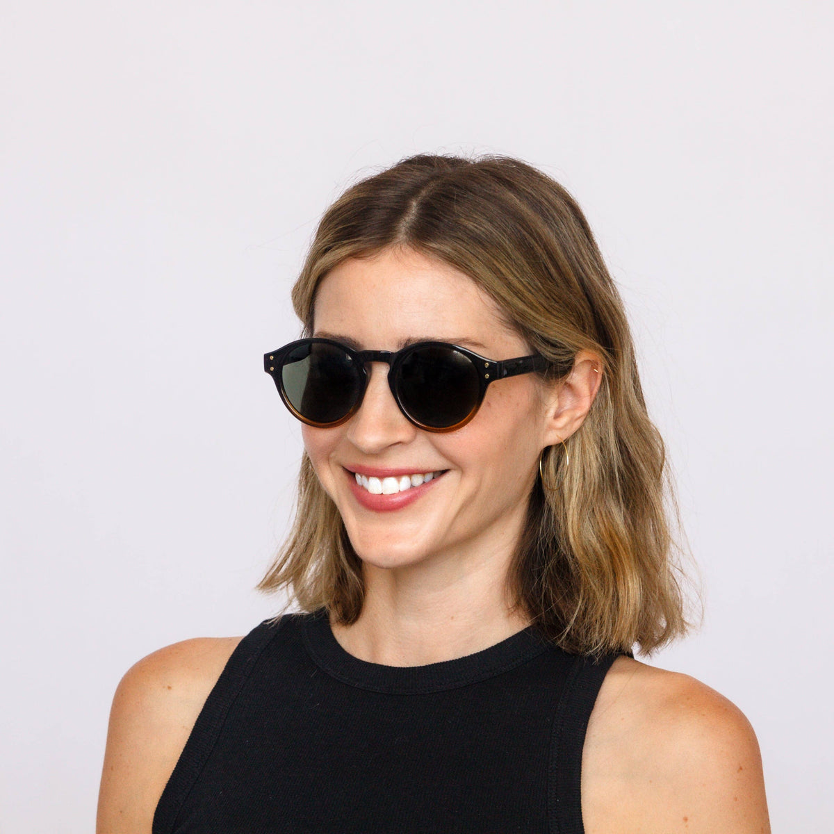 Sunset Theory - Vintage Round Sunglasses for Women & Men in grey