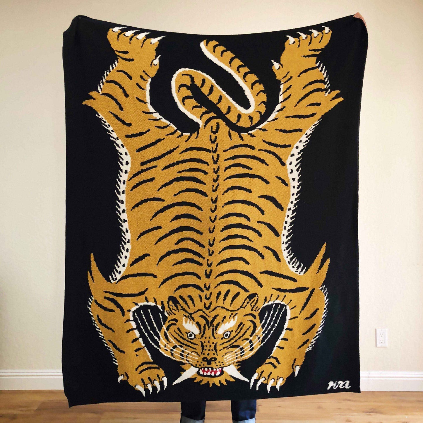 Black Tiger Blanket