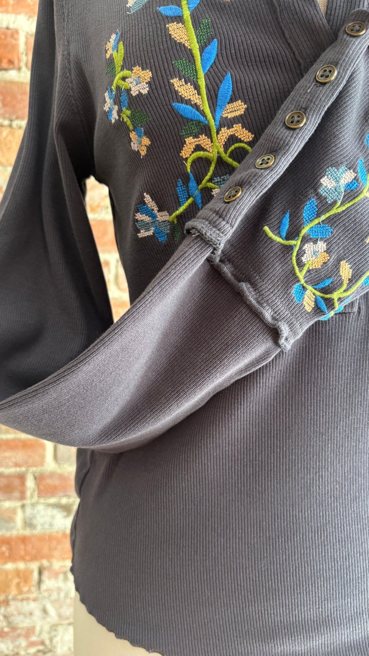 Fleur Embroidered Cuff Henley in Graphite Combo