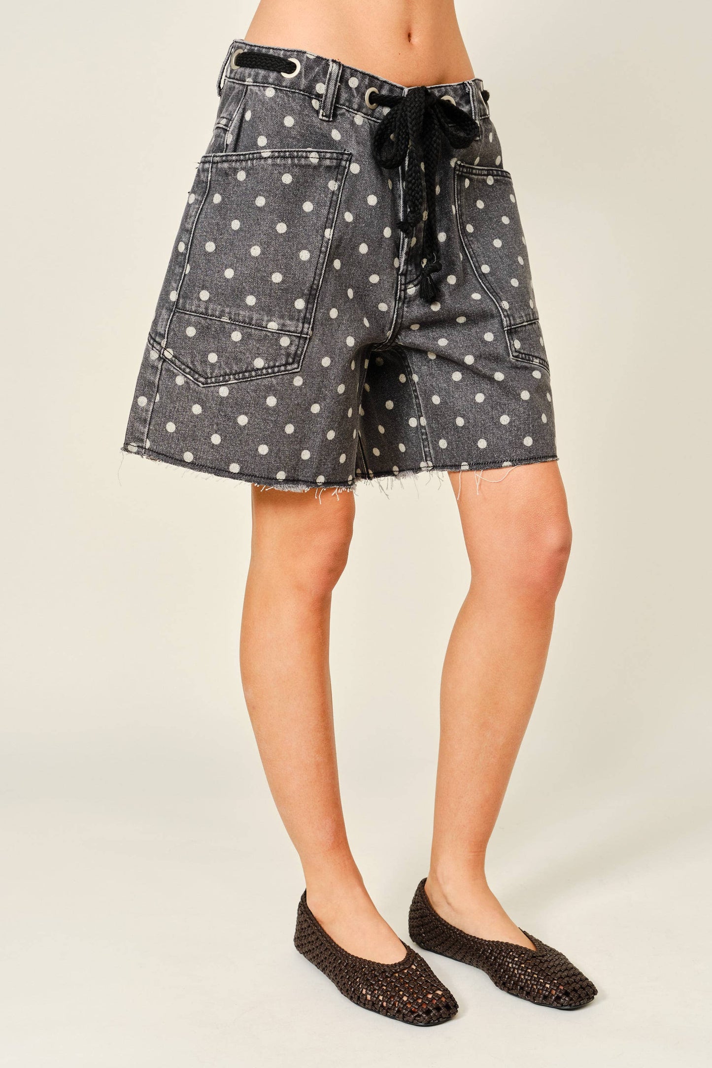 COTTON DOT BARREL SHORTS WITH WAIST BELT