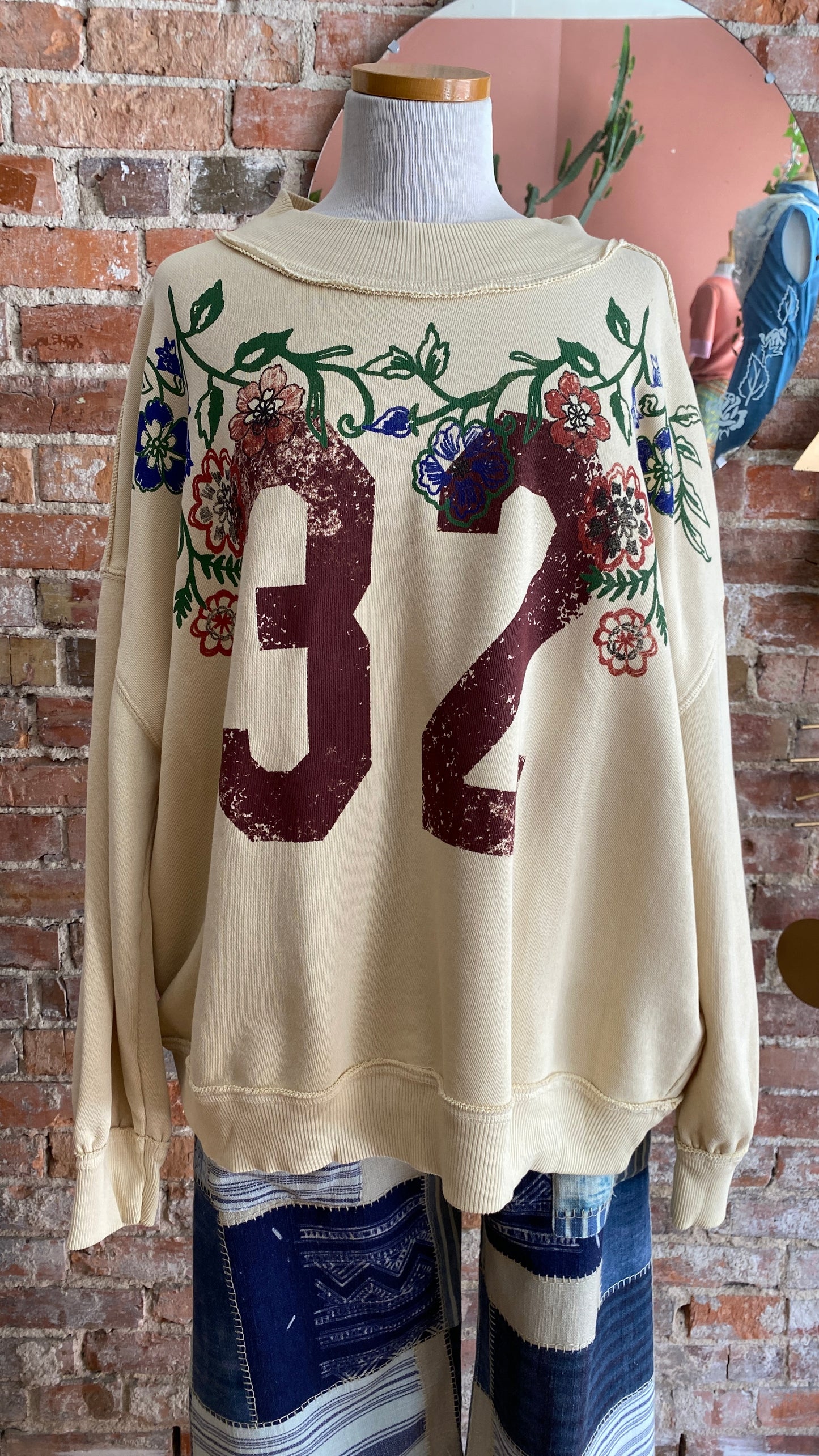Palm Spring Turtleneck Graphic Pullover