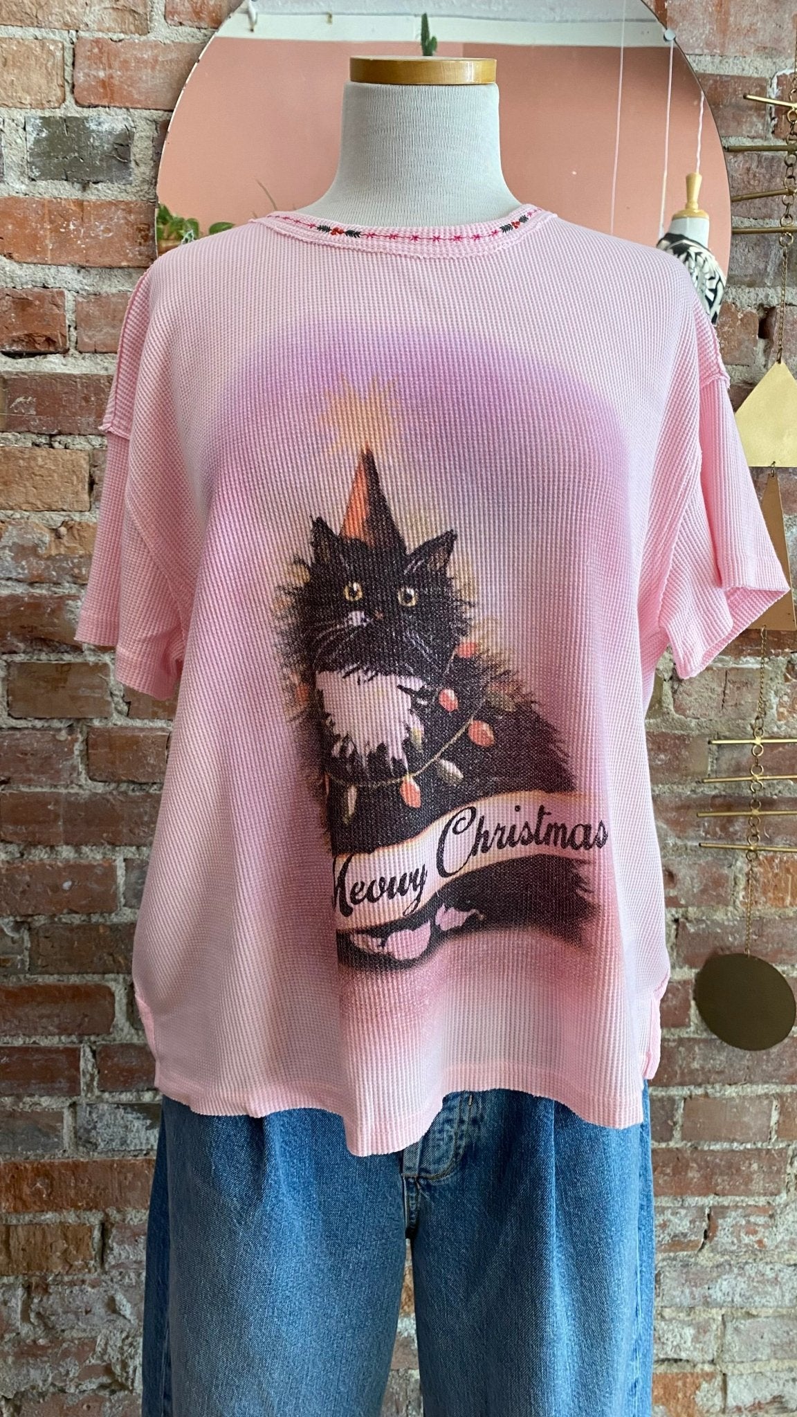 Merry Meowy Tee - Tsuru