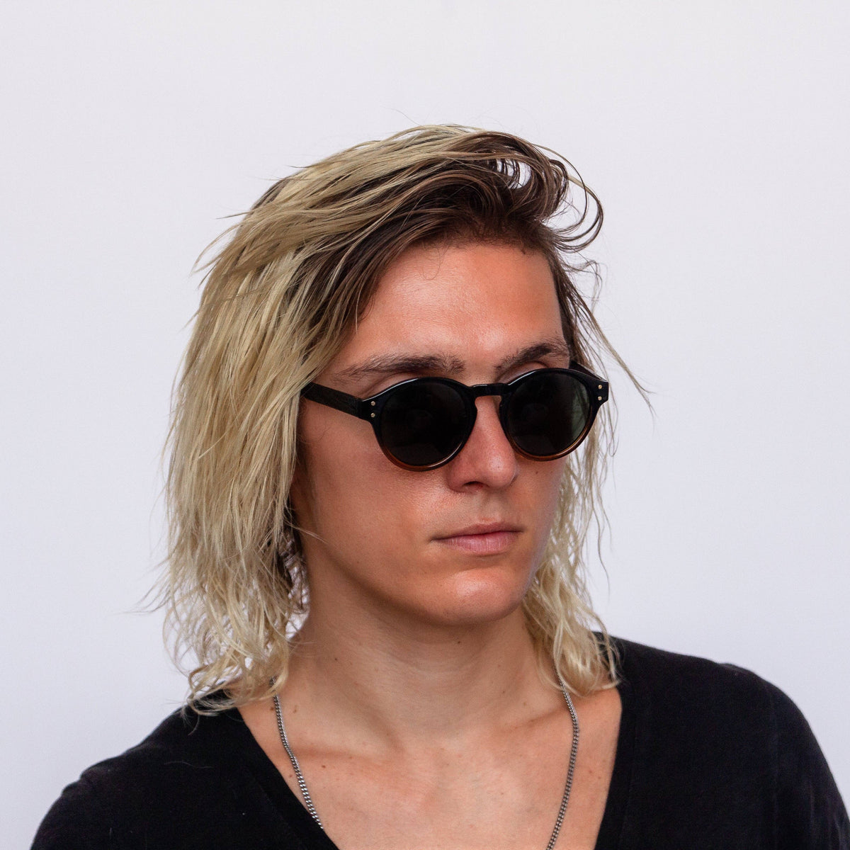 Sunset Theory - Vintage Round Sunglasses for Women & Men in grey