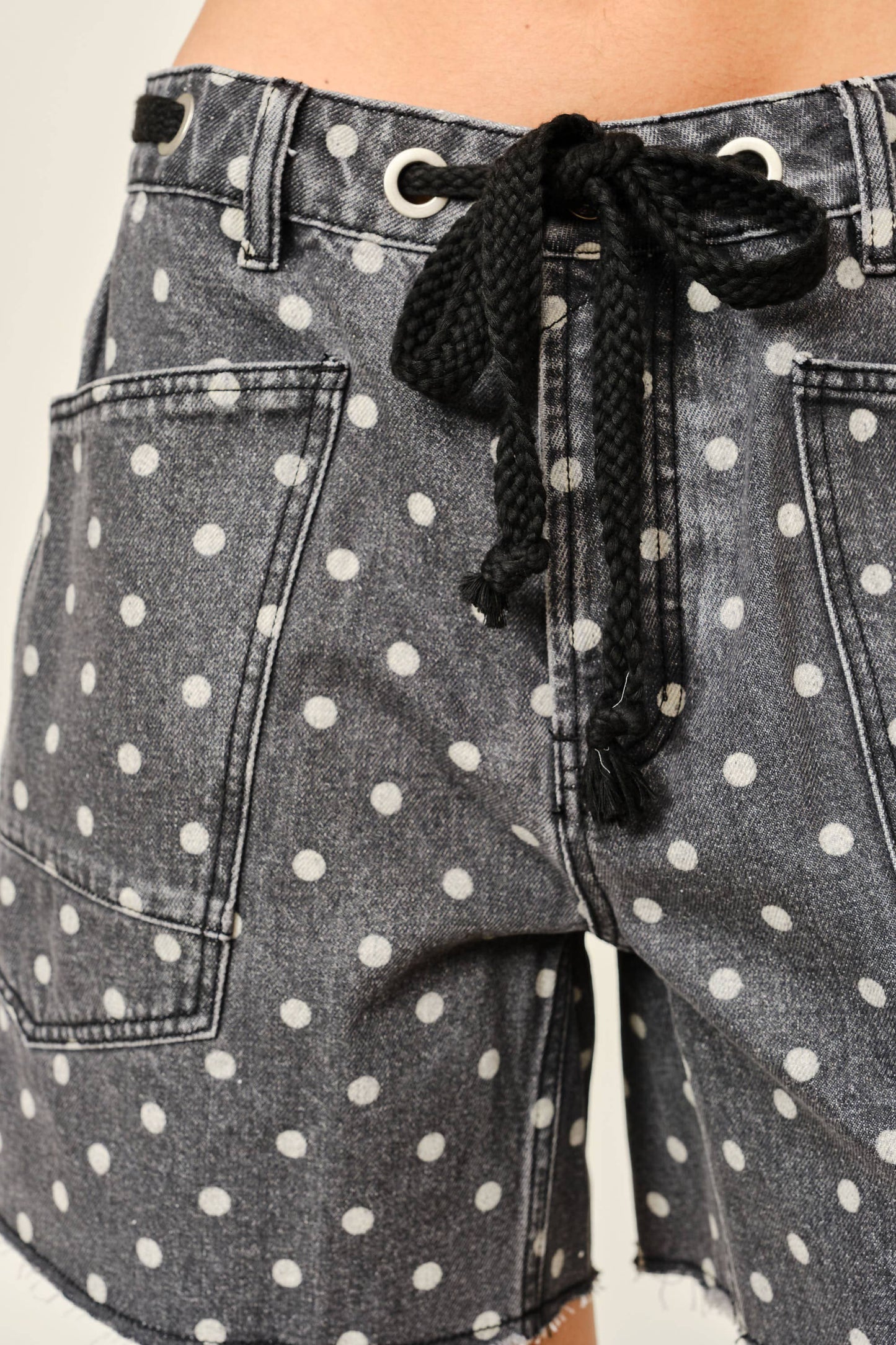 COTTON DOT BARREL SHORTS WITH WAIST BELT