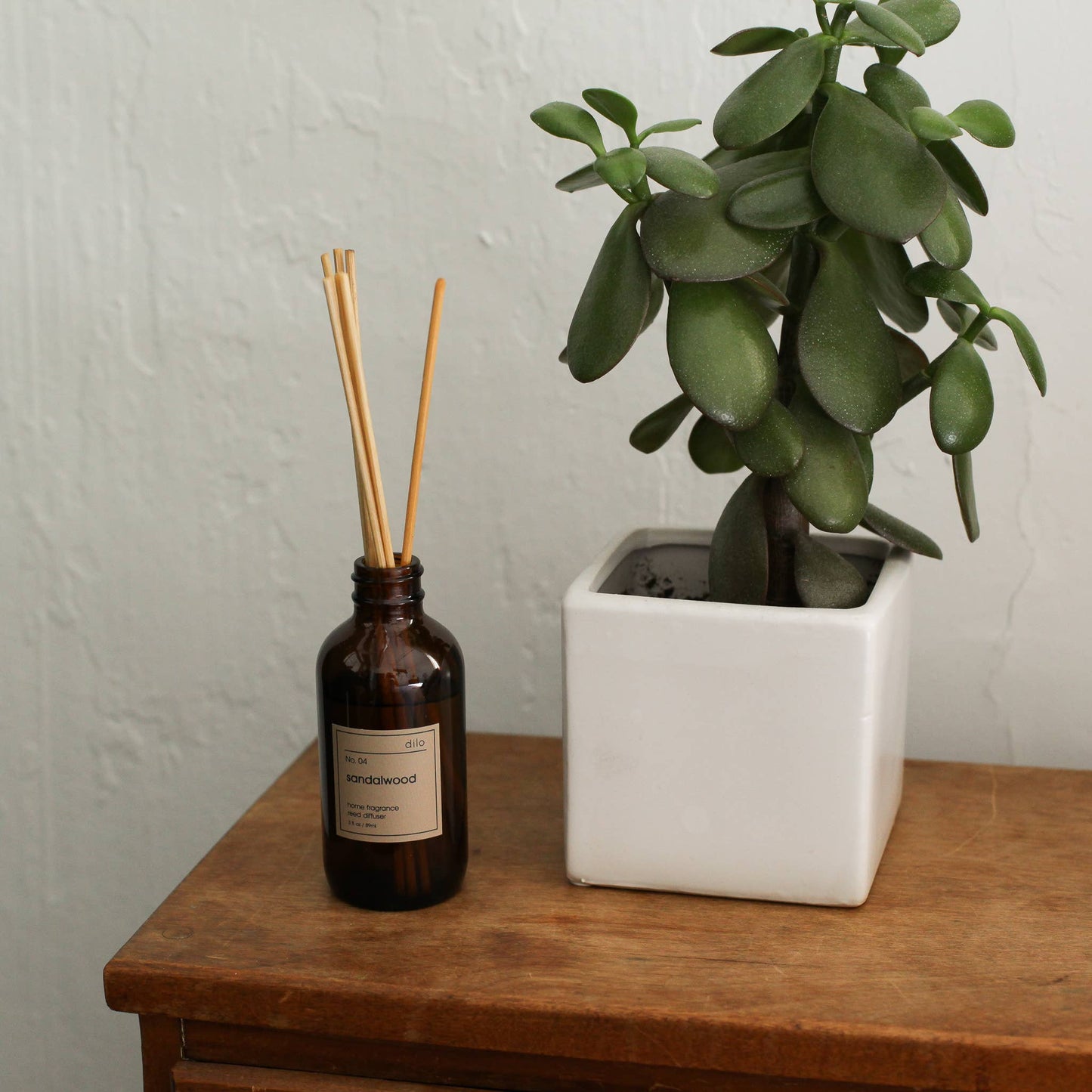 No. 04 Sandalwood Reed Diffuser