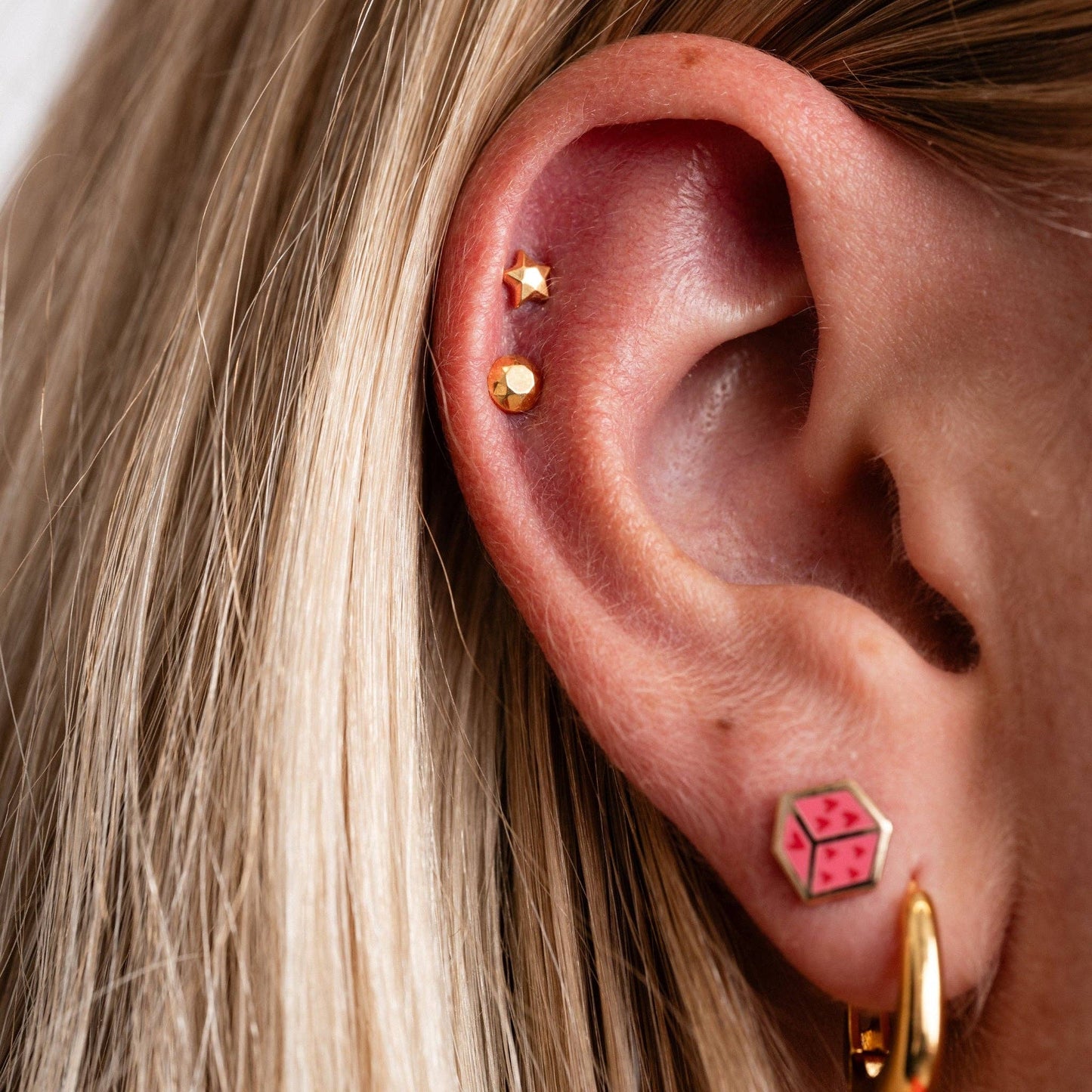 14k Gold PVD or Titanium Faceted Circle Flat Back Studs